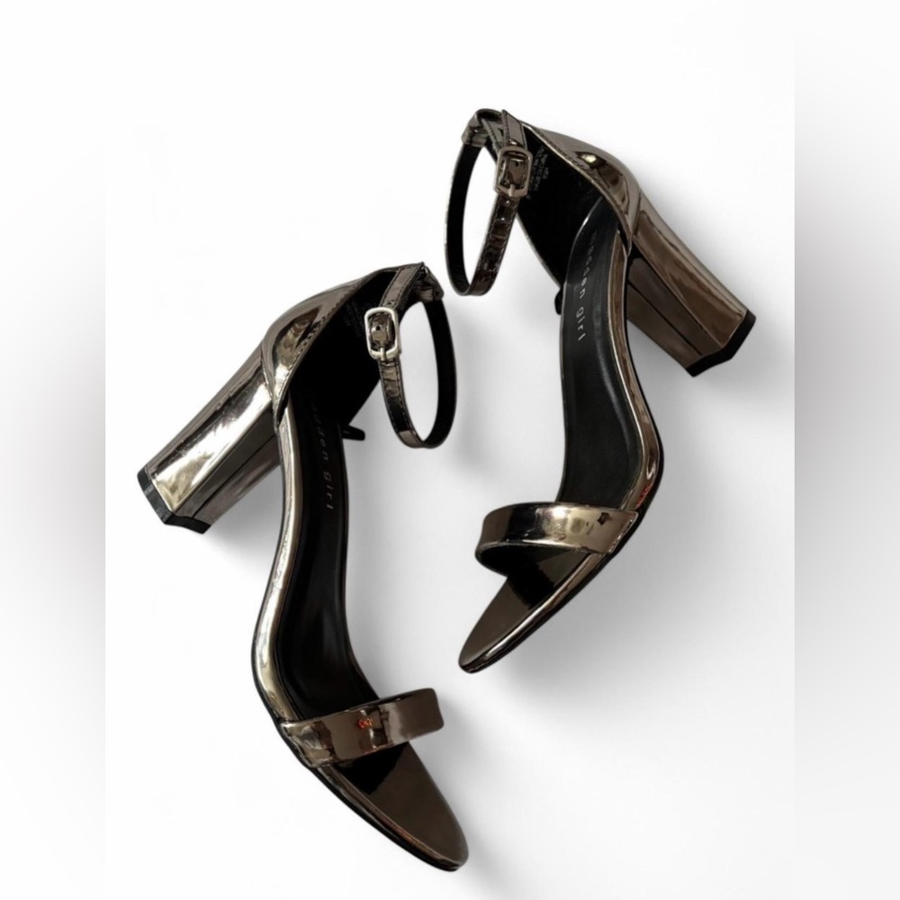 Metallic women’s heels